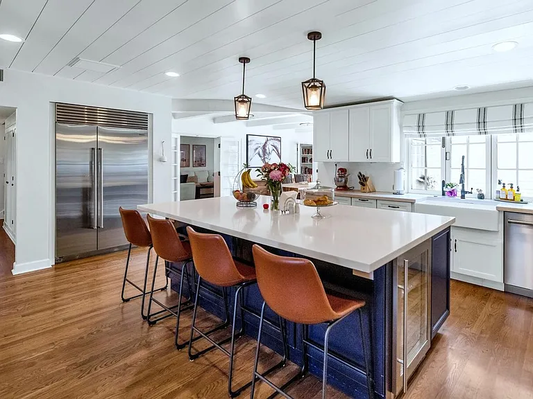 1021 W Encanto Blvd — Photo 9