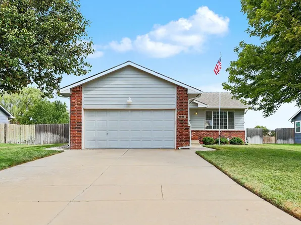 1914 Summerwood St, Goddard, KS 67052