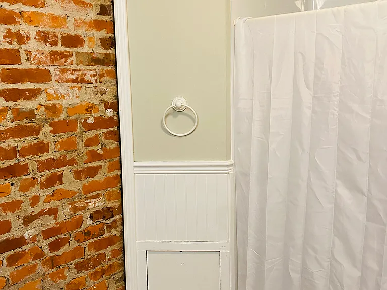 131 Rosedale St #2 — Photo 8