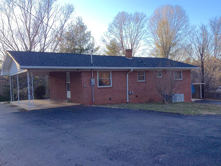 N Buncombe School Rd — Photo 3
