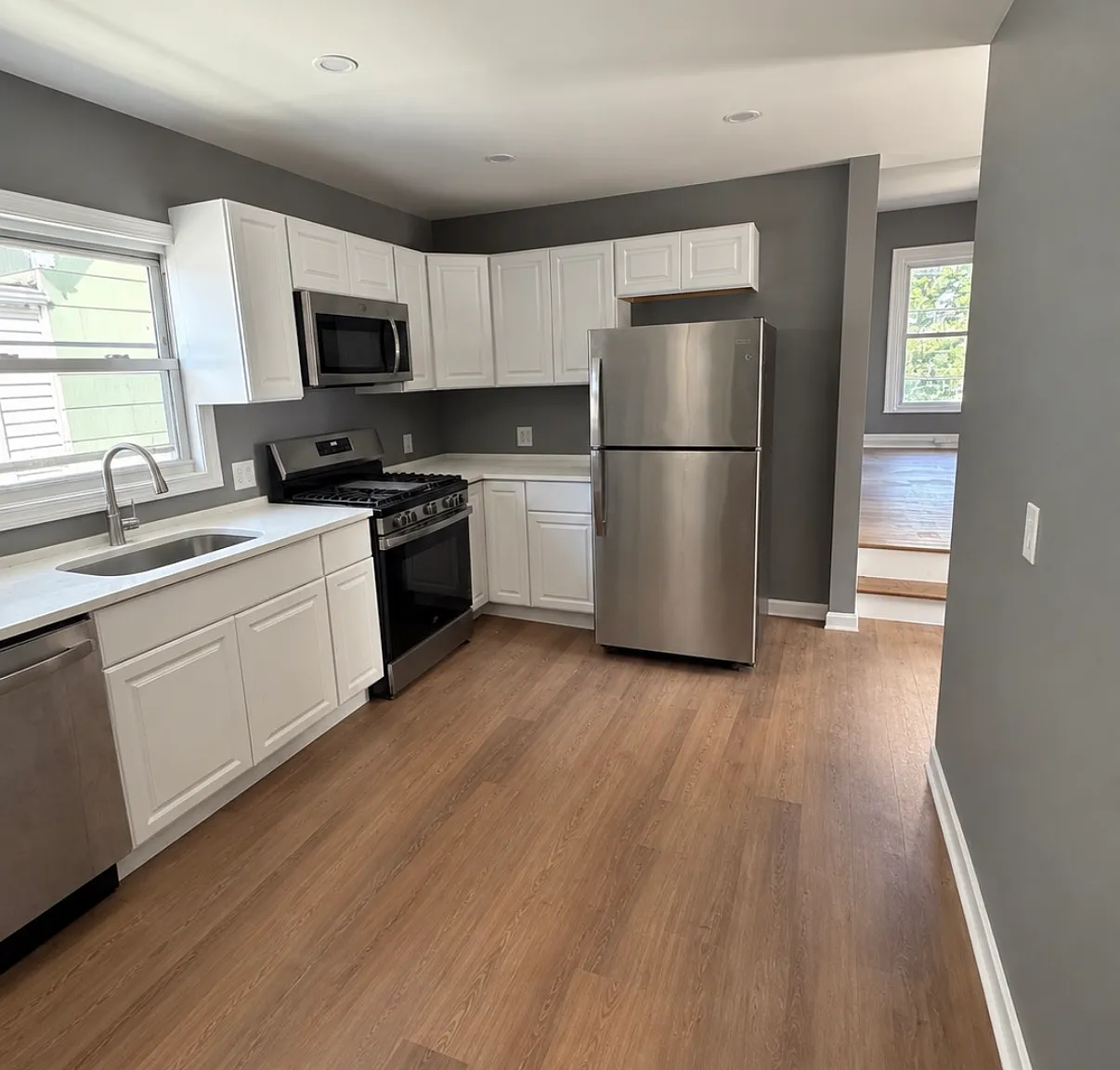 5 bed, 1150 sqft, $4,150 — Photo 1