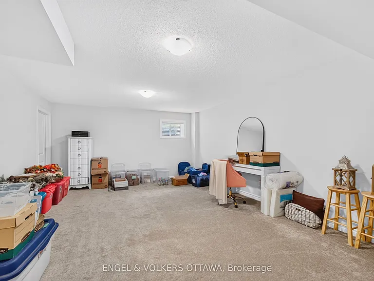 33 Focality Cres — Photo 31