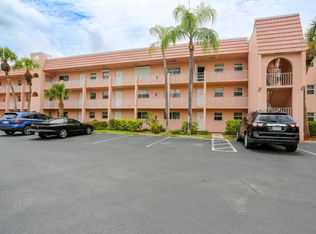 160 Turtle Lake Ct APT 111, Naples, FL 34105