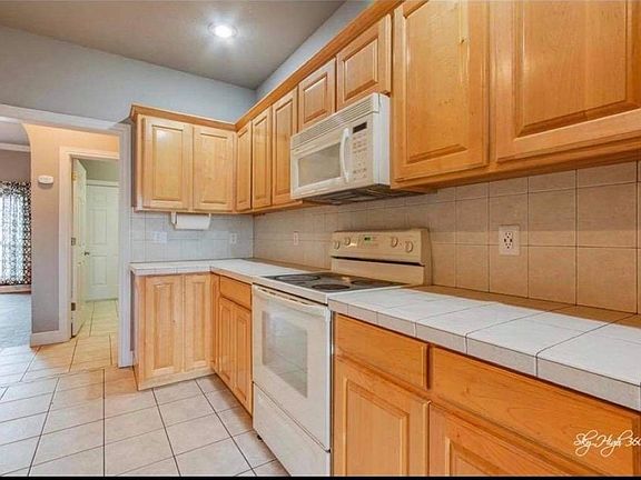 5th image of 274 Chantilly Ave