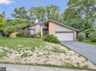 8635 Reseca Ln, Springfield, VA 22152