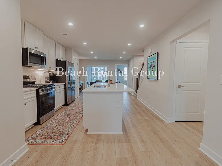 8907 Hudson Ln — Photo 7