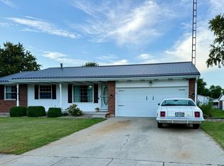 913 Canterbury Dr, Celina, OH 45822