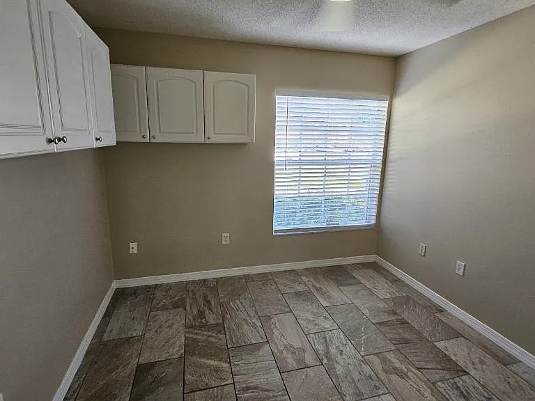 1633 Windsor Oak Ct — Photo 6