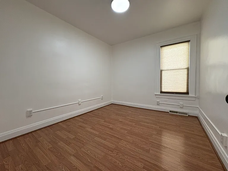 117 N Toll St — Photo 12