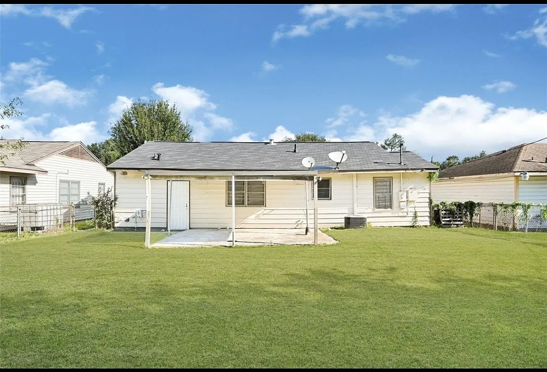 3626 Yosemite St — Photo 3