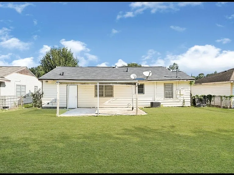 3626 Yosemite St — Photo 3