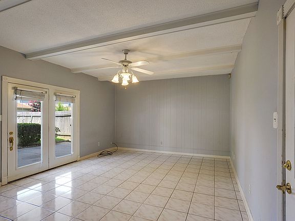 5th image of 316 Brookmeade Dr