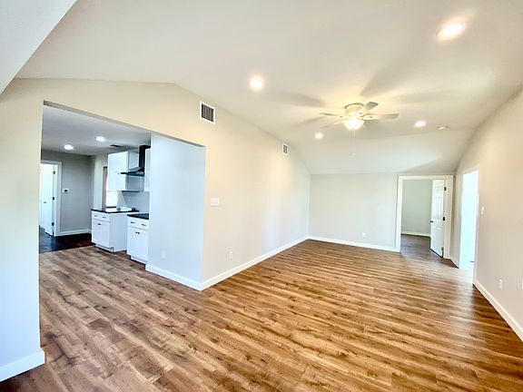 2nd image of 800 Barbara Dr