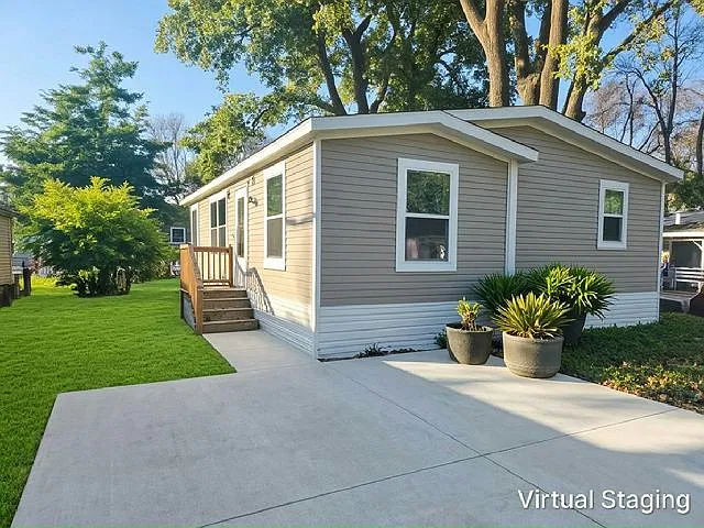 3 bed, 1120 sqft, $1,700 — Photo 1