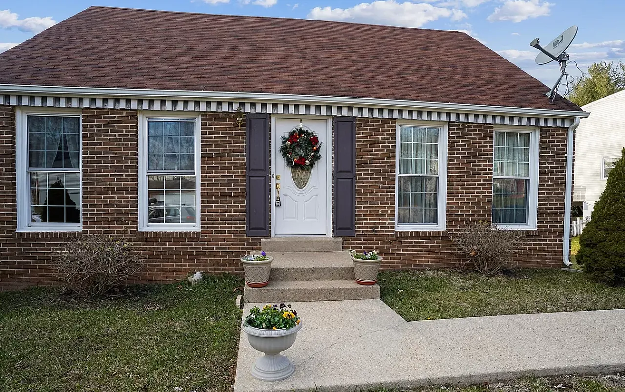 13714 Mayfair Ct — Photo 1