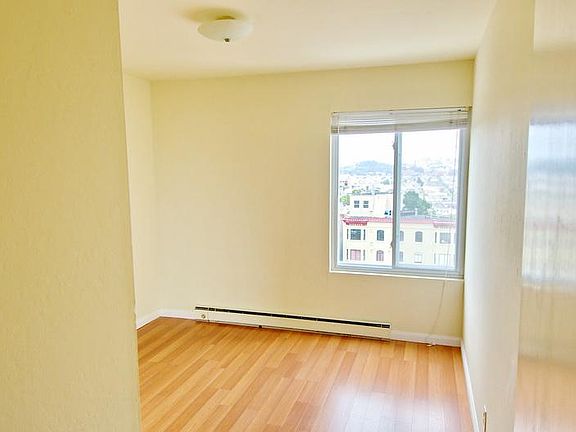 Bedroom 1 - View 1