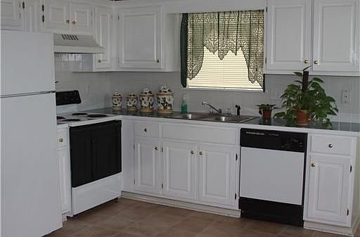 2nd image of 4550 Laurelwood Dr