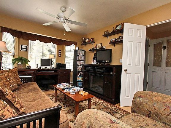 5th image of 1124 Gold Mountain Dr