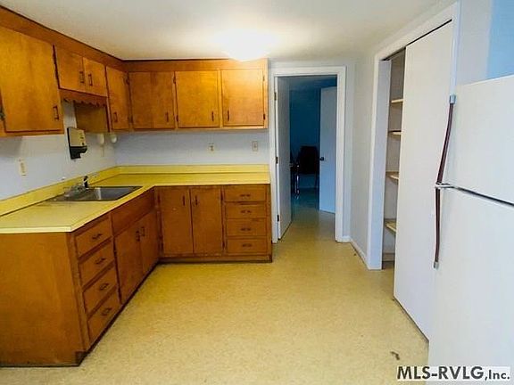 5th image of 1113 Pleasant Shade Dr