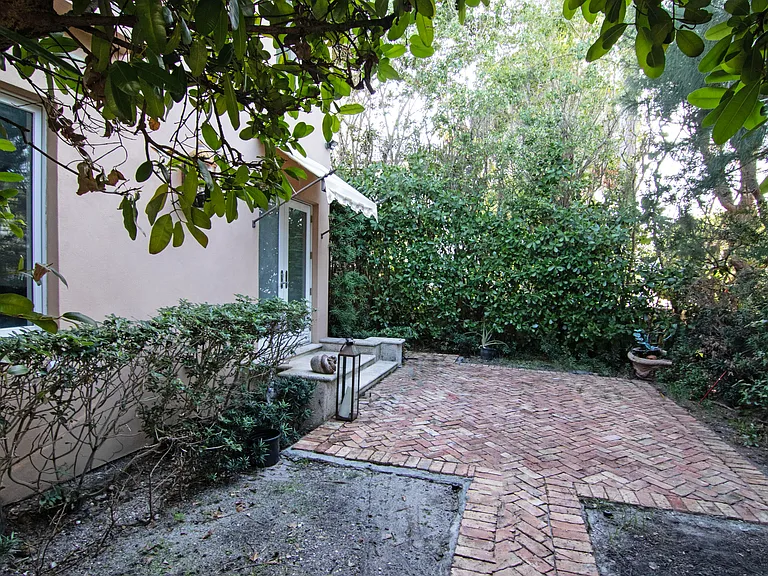 222 Park Ave — Photo 35