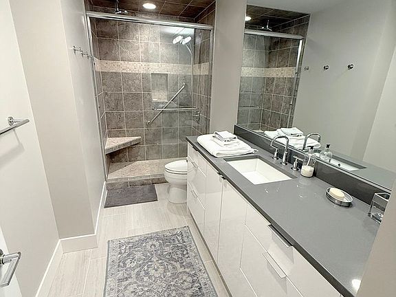 5th image of 5 W Mendenhall St #315