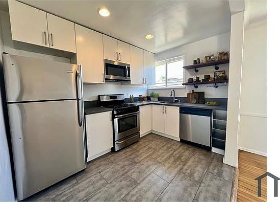 2nd image of 439 S Berendo St APT 205