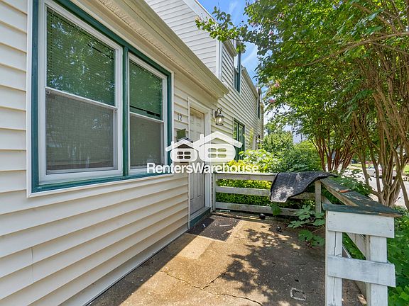 4th image of 12 E 12th St