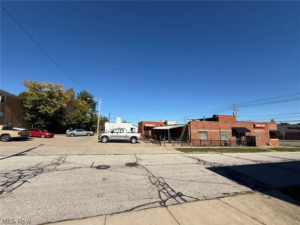 7400 Kenilworth Ave, Cleveland, OH 44129