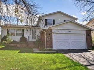 589 Glen Flora Dr, Carol Stream, IL 60188