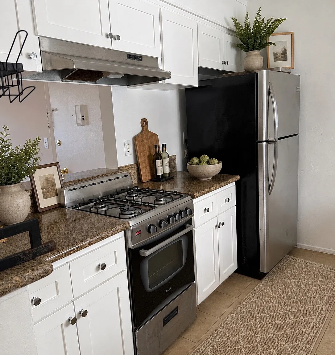 1 bed, 640 sqft, $2,300 — Photo 2