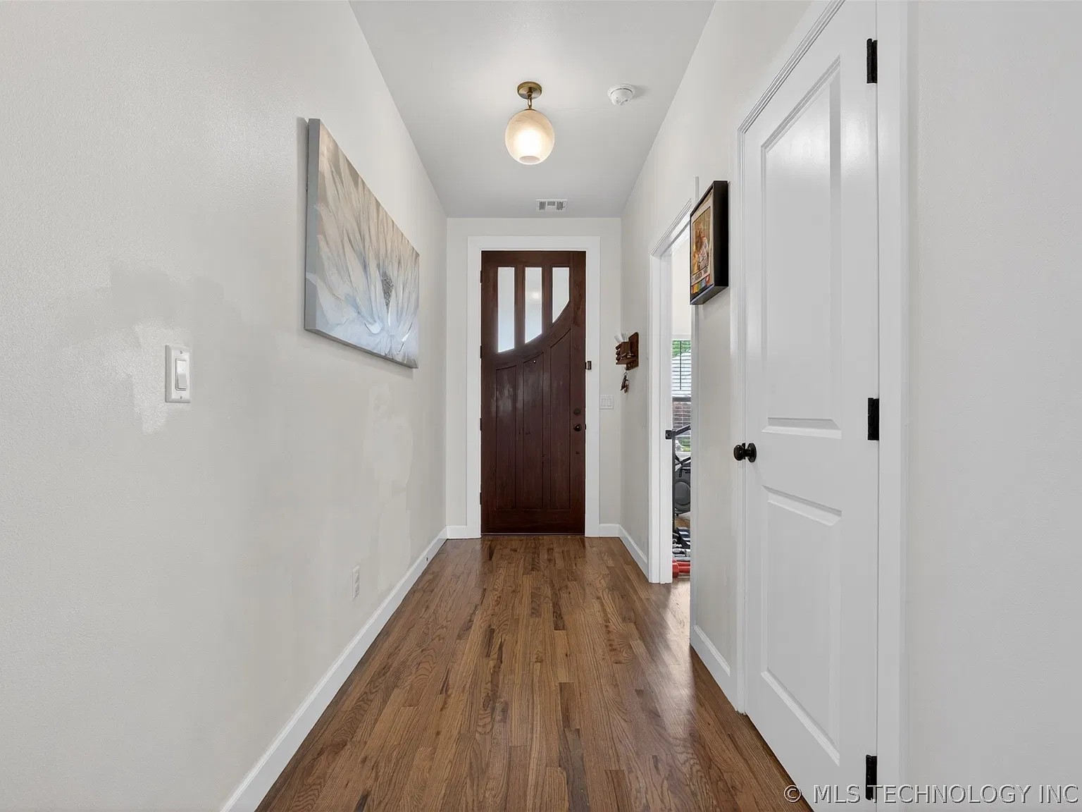 4 bed, 2.0 bath, 2225 sqft, $2,800 — Photo 3