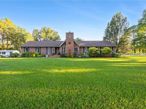 1116 Murray Dr, Chesapeake, VA 23322