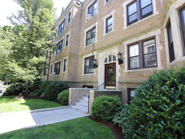 124 Babcock St #6 — Photo 12