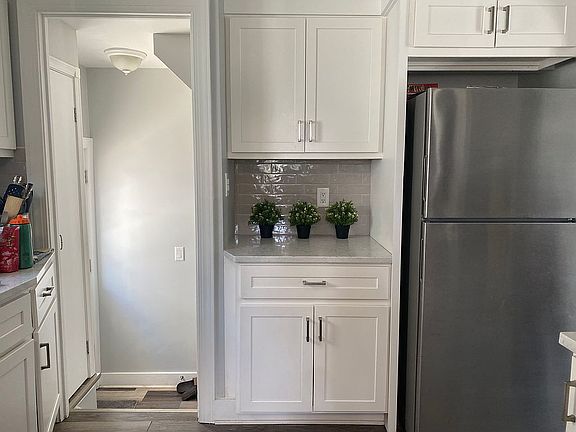 3rd image of 5502 Orchard Ave