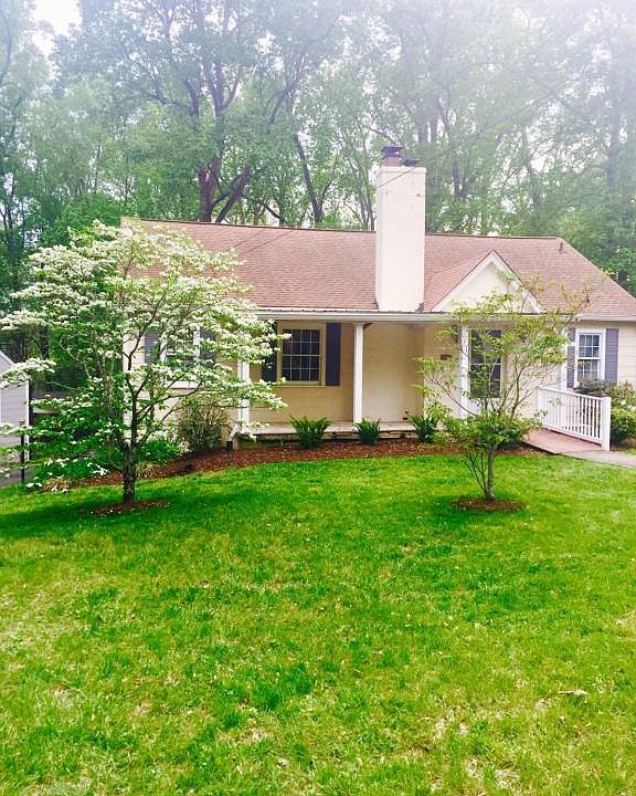 2nd image of 207 W Red Bud Rd