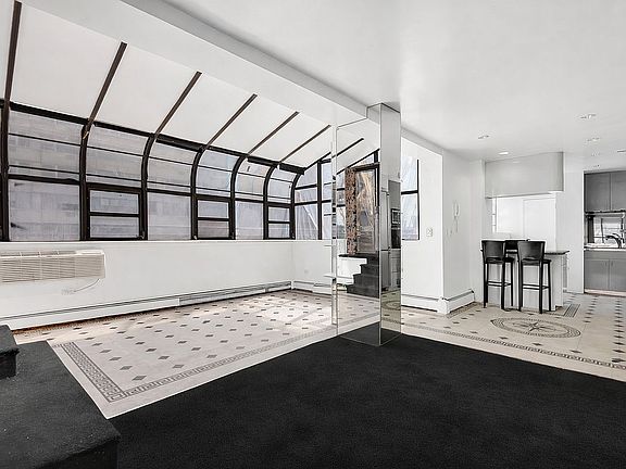 5th image of 40 Sutton Pl Unit Phm