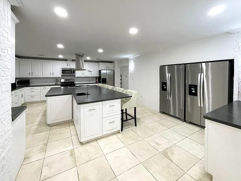 Tophill Dr — Photo 8