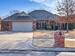 813 N Willow Ave, Broken Arrow, OK 74012