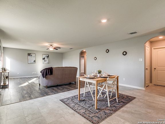 5th image of 11715 Claudette St