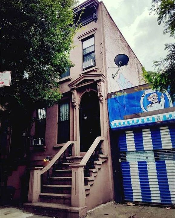 1st image of 180 Park Pl #1