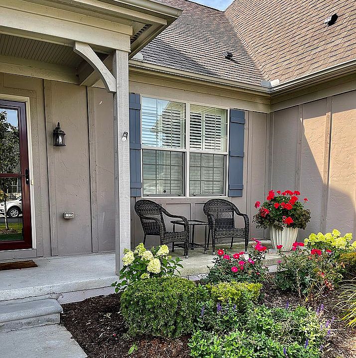 1st image of 25 River Ln