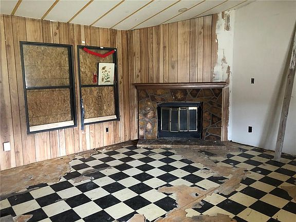 4th image of 75 Rocky Dr
