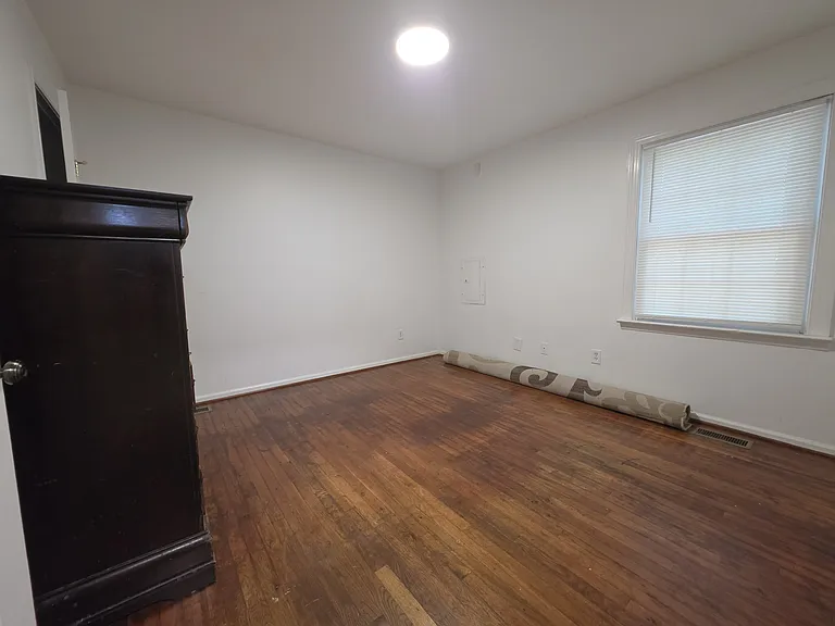 109 N State St — Photo 6
