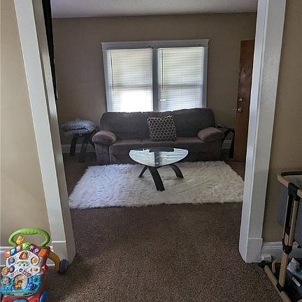 4th image of 1281 Clifton Prado