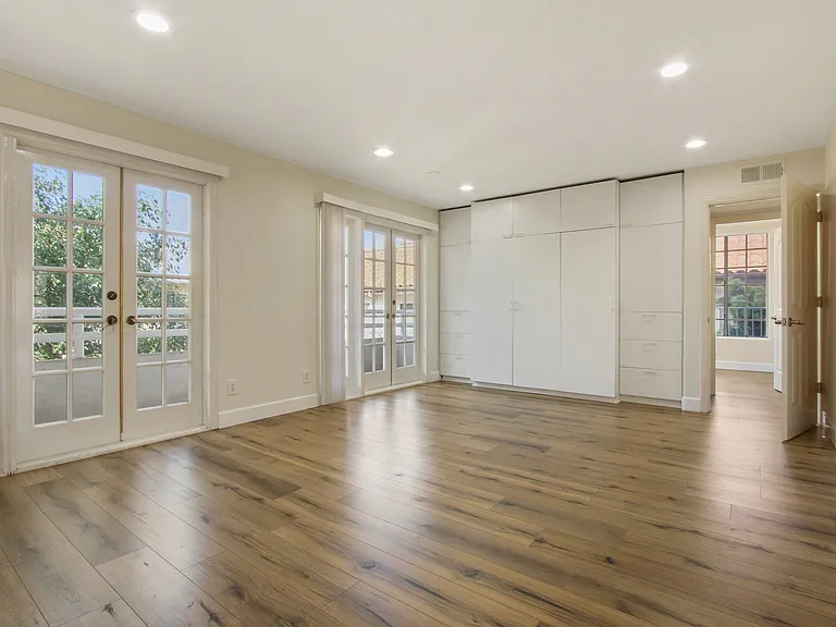 12019 Rochester Ave #2 — Photo 4