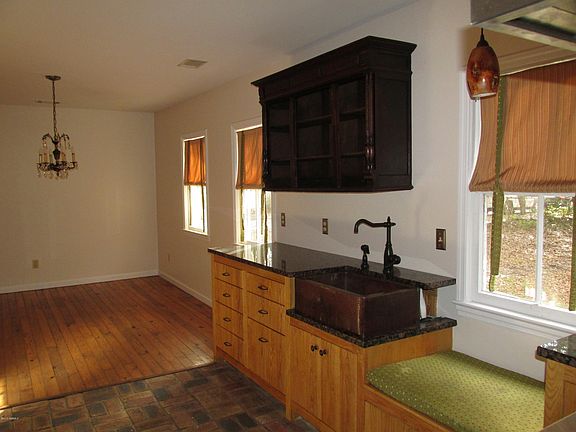 4th image of 1007 Greene Street