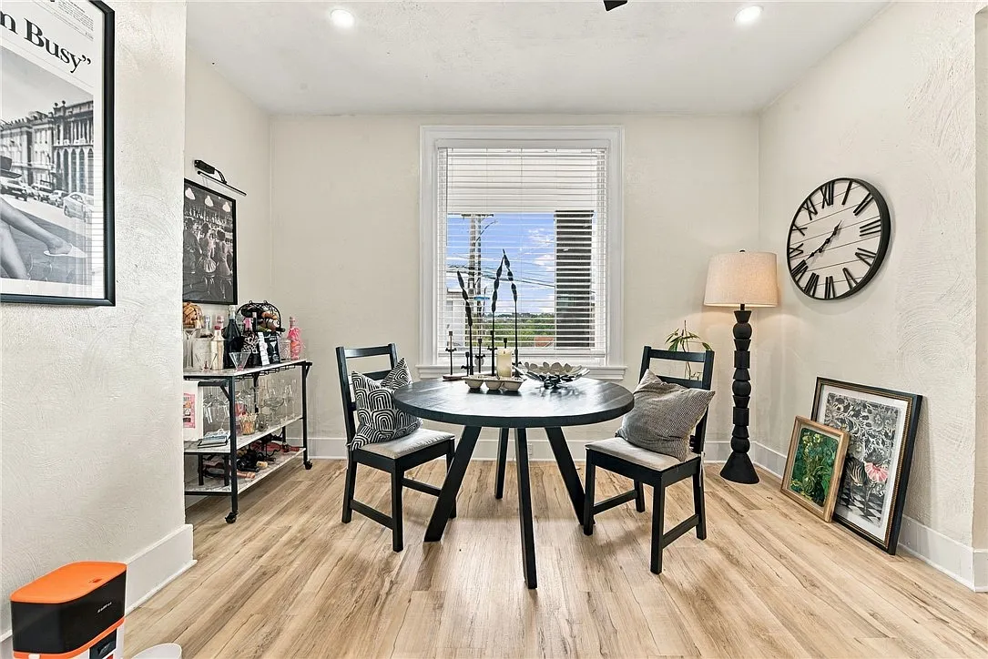 4 bed, 2.5 bath, 1795 sqft, $2,850 — Photo 4