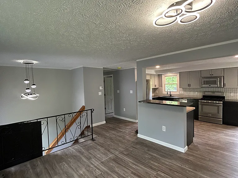 2 Libby Ln — Photo 6