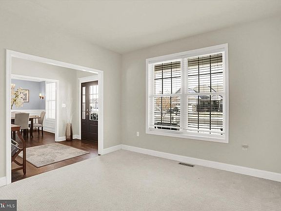 4th image of 107 Monarch Ln