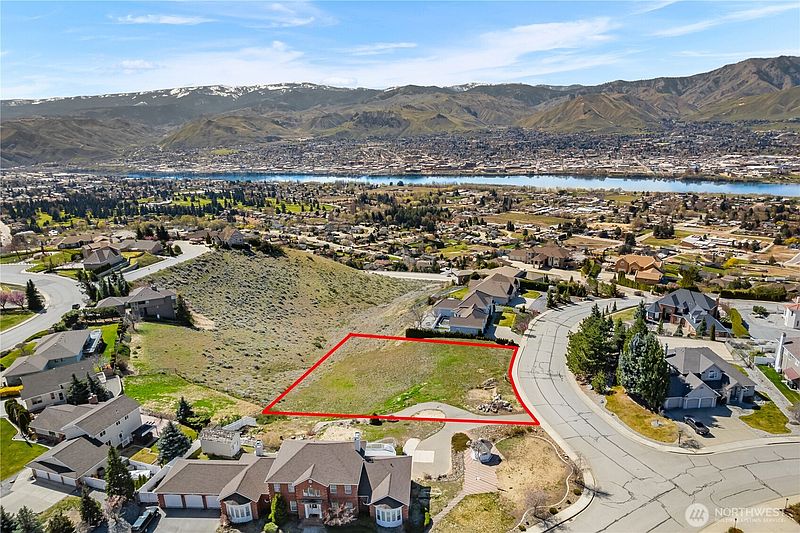 2nd image of 2450 Twin Peaks View